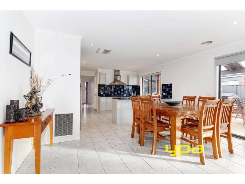 8 Burrendong Street, Wyndham Vale VIC 3024