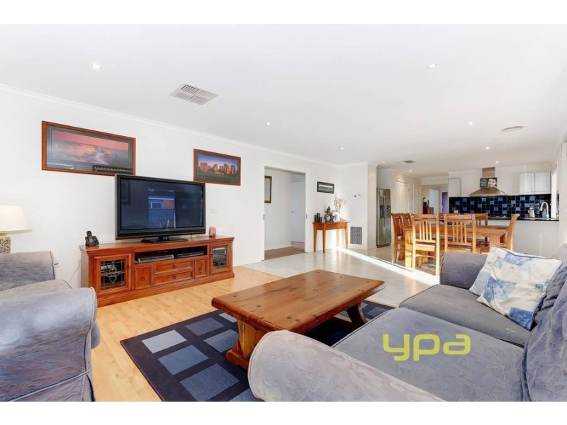 8 Burrendong Street, Wyndham Vale VIC 3024