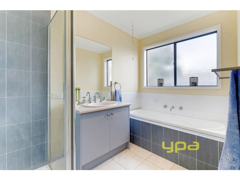 8 Burrendong Street, Wyndham Vale VIC 3024