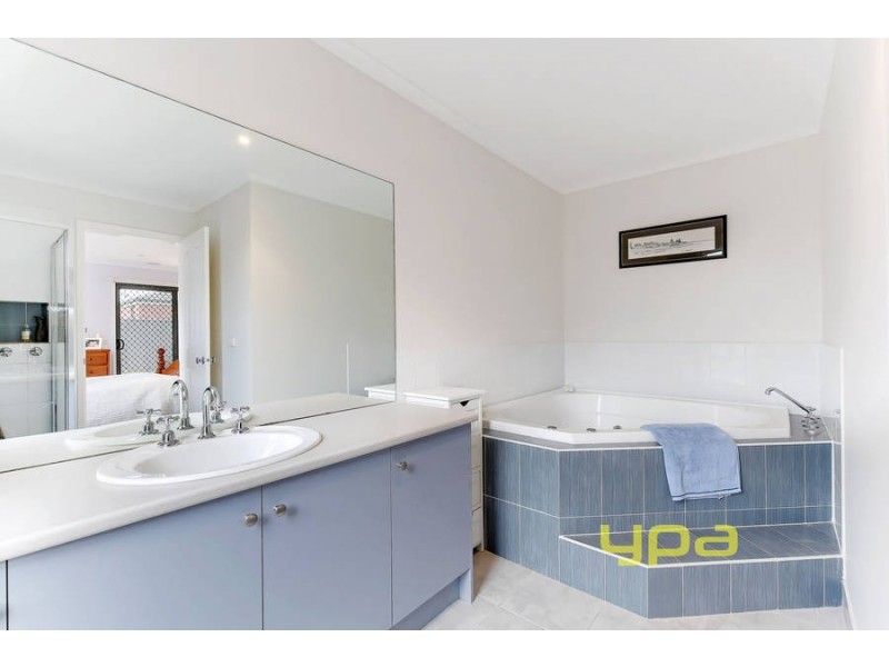 8 Burrendong Street, Wyndham Vale VIC 3024