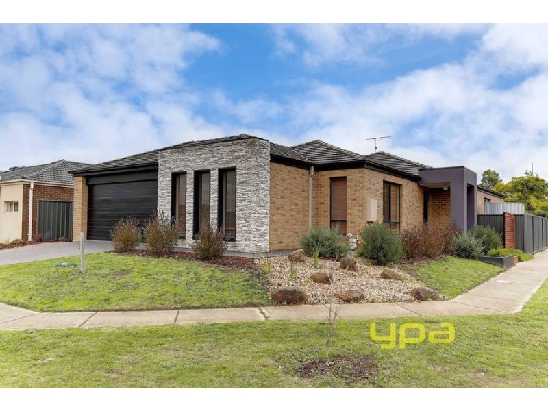 4 Ellenborough Crescent, Wyndham Vale VIC 3024