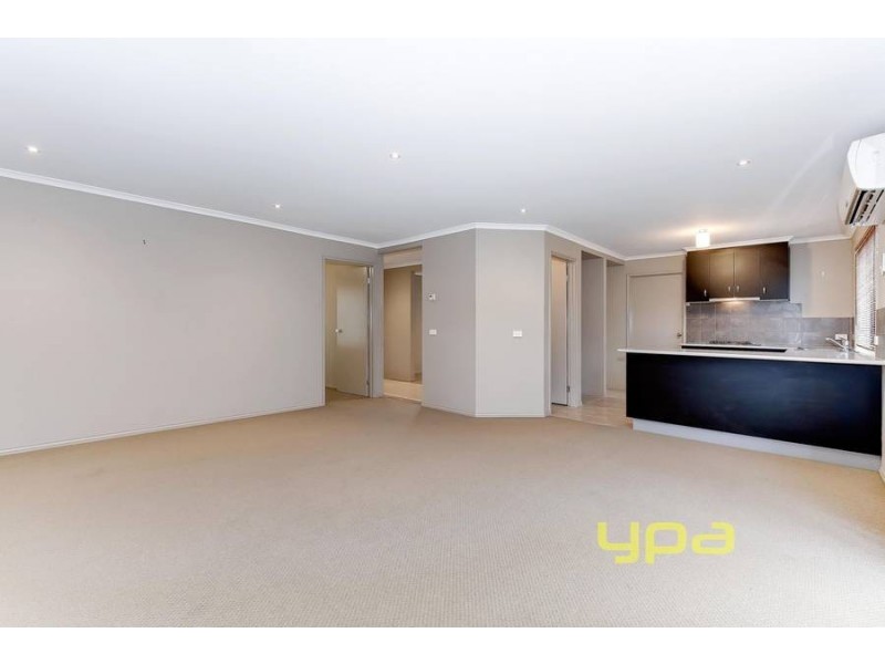 4 Ellenborough Crescent, Wyndham Vale VIC 3024