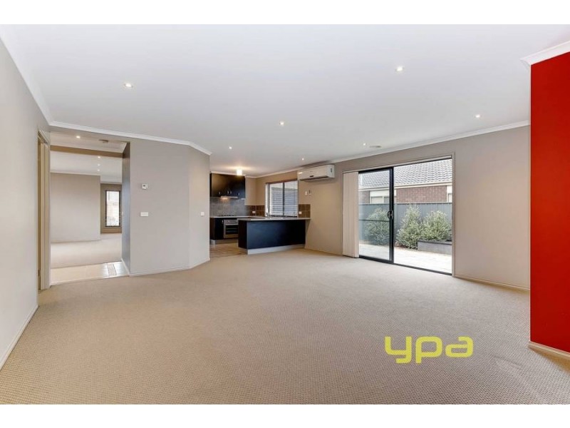 4 Ellenborough Crescent, Wyndham Vale VIC 3024