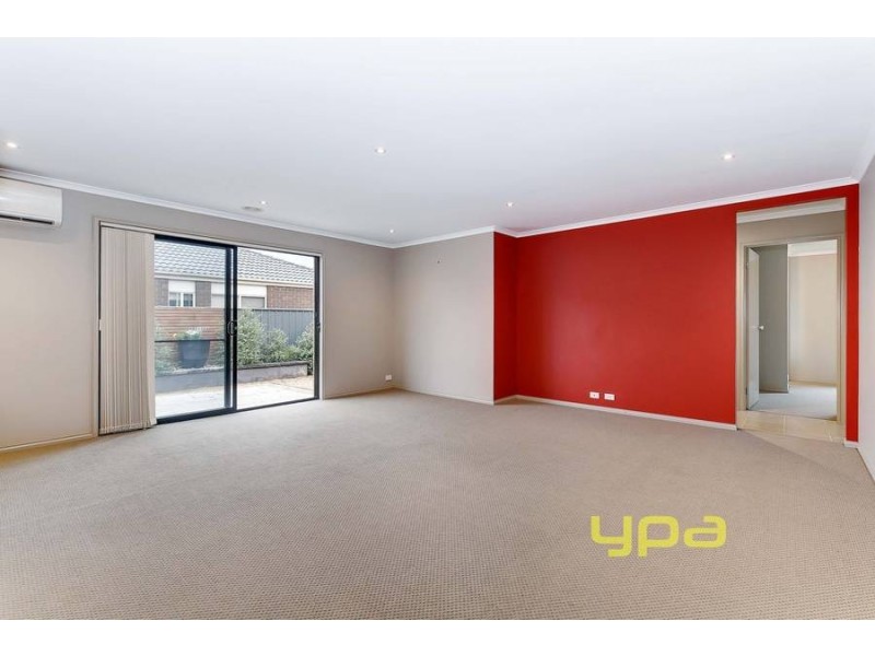 4 Ellenborough Crescent, Wyndham Vale VIC 3024