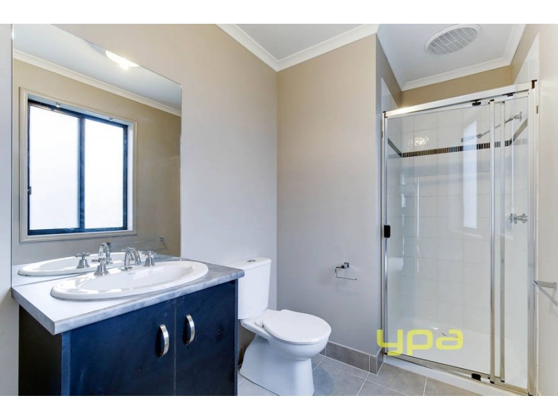 4 Ellenborough Crescent, Wyndham Vale VIC 3024