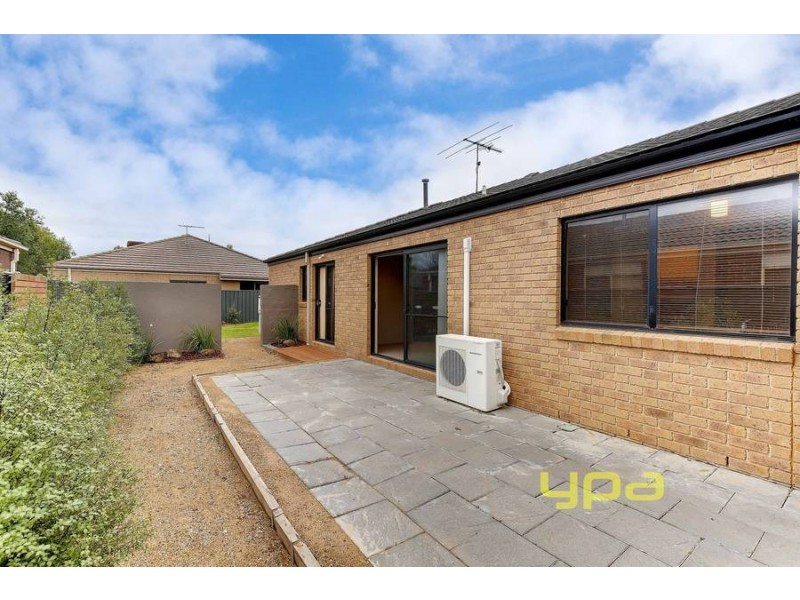 4 Ellenborough Crescent, Wyndham Vale VIC 3024