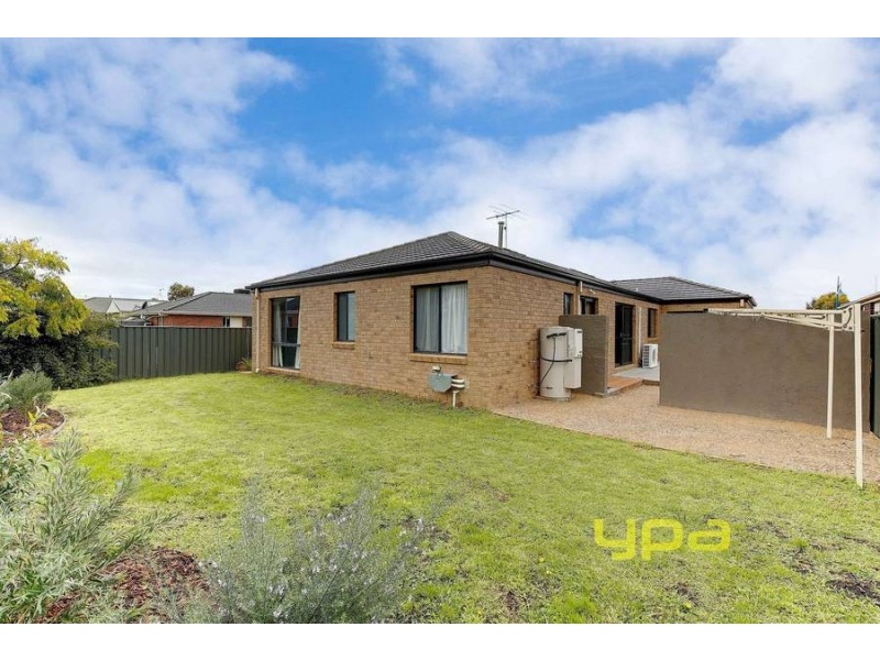 4 Ellenborough Crescent, Wyndham Vale VIC 3024