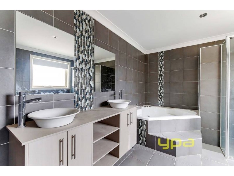 25A  Parklands Grove, Werribee VIC 3030
