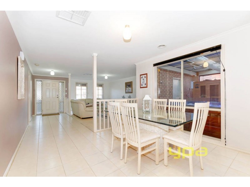 27 River Run Drive, Werribee VIC 3030