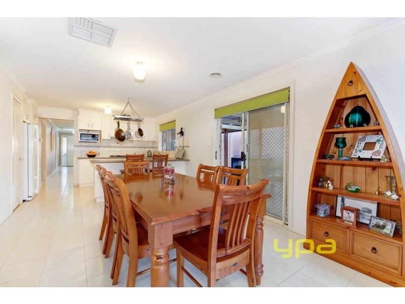 27 River Run Drive, Werribee VIC 3030