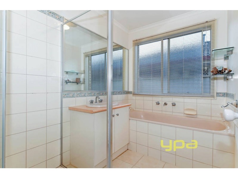 27 River Run Drive, Werribee VIC 3030