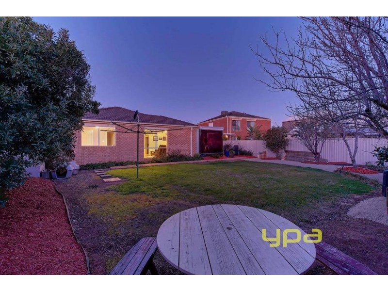 27 River Run Drive, Werribee VIC 3030