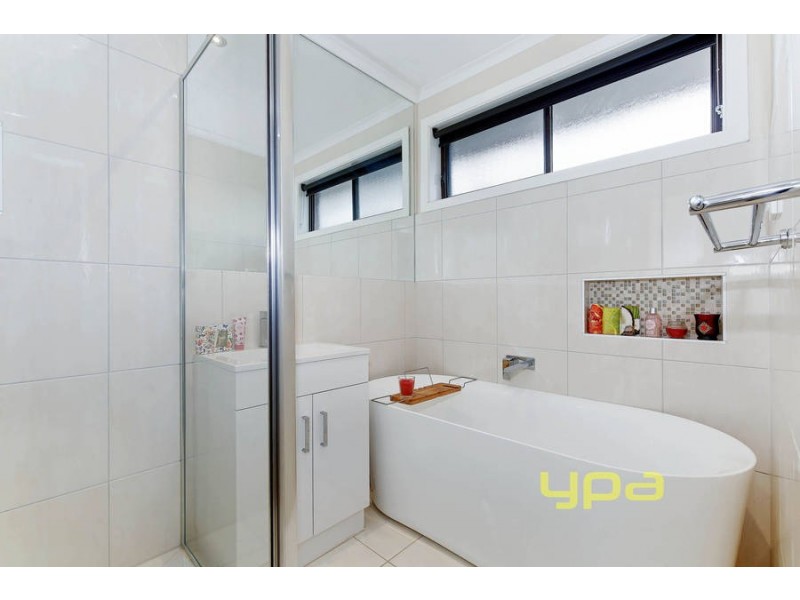 8 Berri Court, Hoppers Crossing VIC 3029
