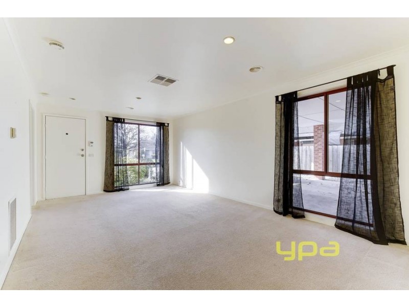 33 Thames Boulevard, Werribee VIC 3030