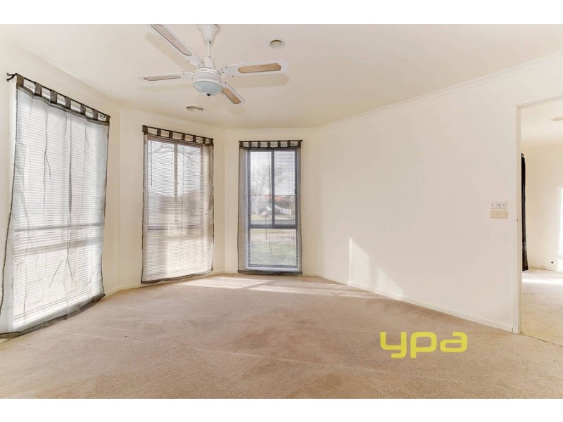 33 Thames Boulevard, Werribee VIC 3030