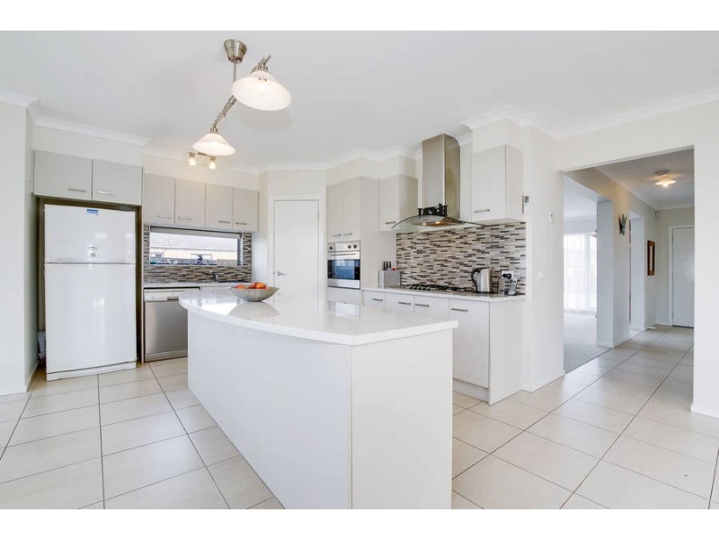 125 Kinglake Drive, Wyndham Vale VIC 3024