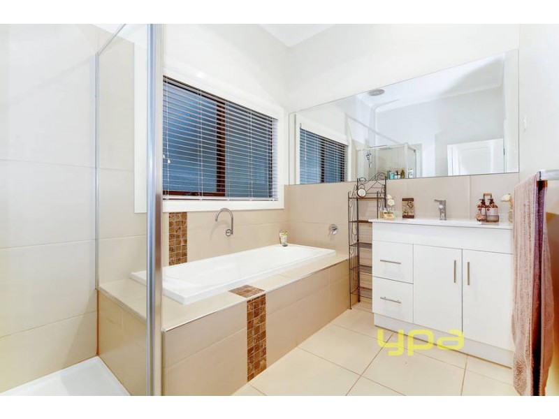12 Railway Avenue, Werribee VIC 3030