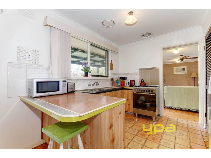 6 Quartok Avenue, Werribee VIC 3030