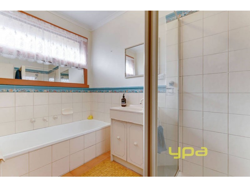 6 Quartok Avenue, Werribee VIC 3030