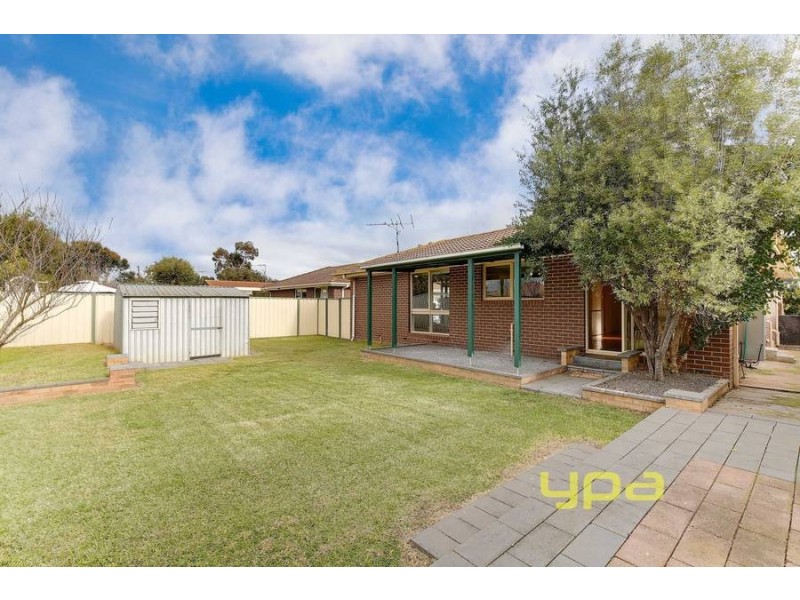 6 Quartok Avenue, Werribee VIC 3030