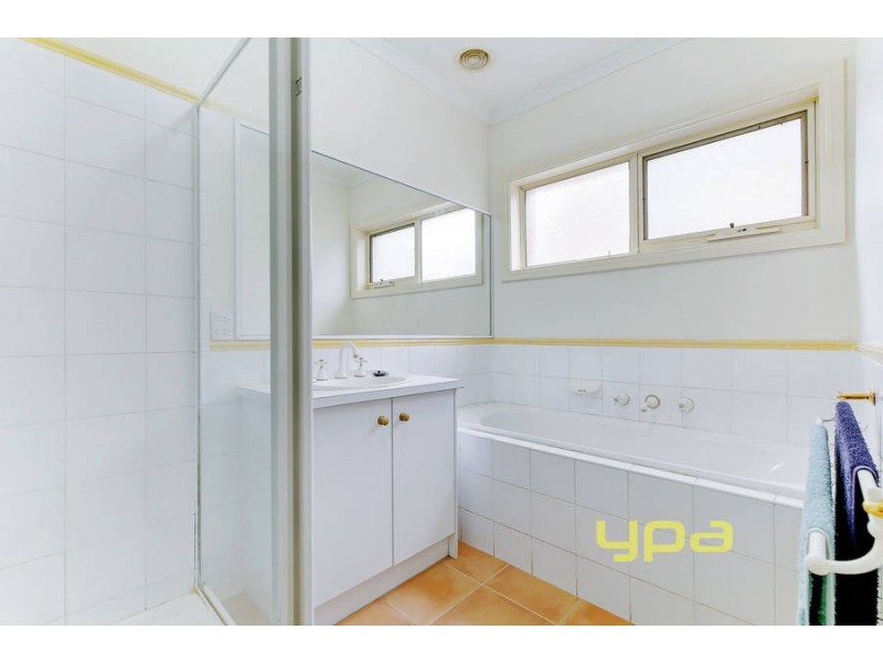10 Chesterfield Drive, Wyndham Vale VIC 3024