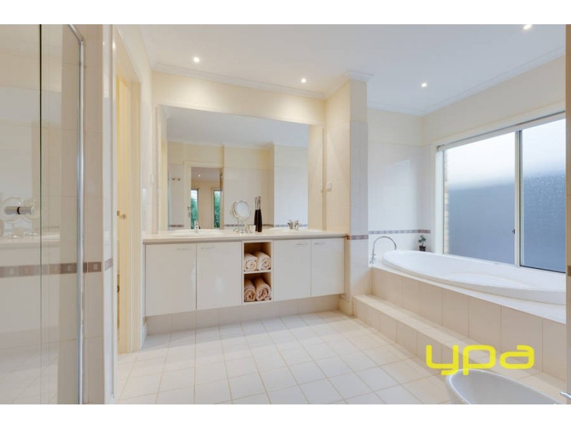 15 Yankos Drive, Werribee VIC 3030