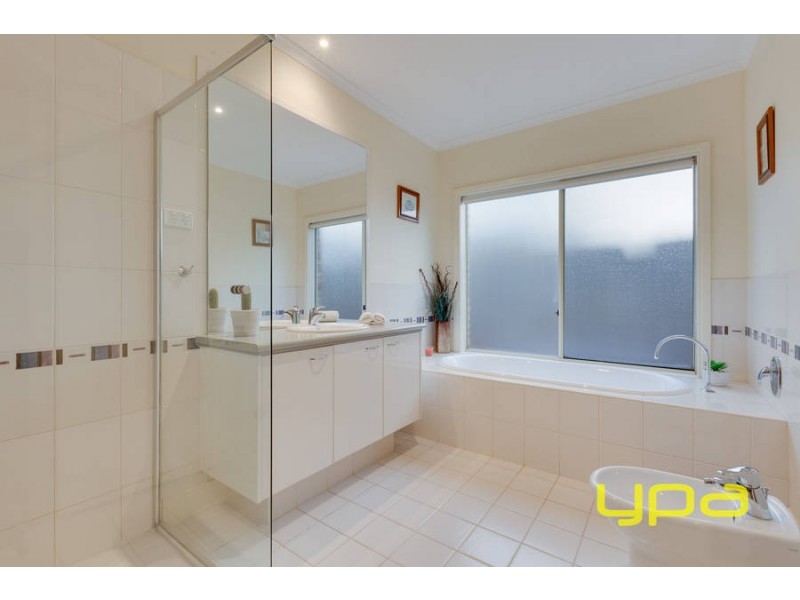 15 Yankos Drive, Werribee VIC 3030