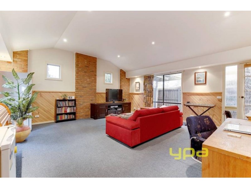 77 Bartlett Crescent, Hoppers Crossing VIC 3029