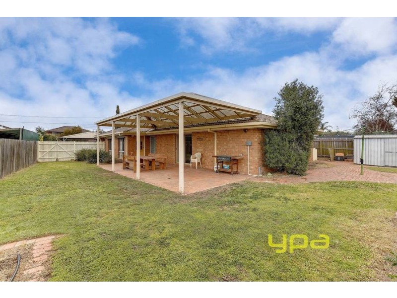 77 Bartlett Crescent, Hoppers Crossing VIC 3029