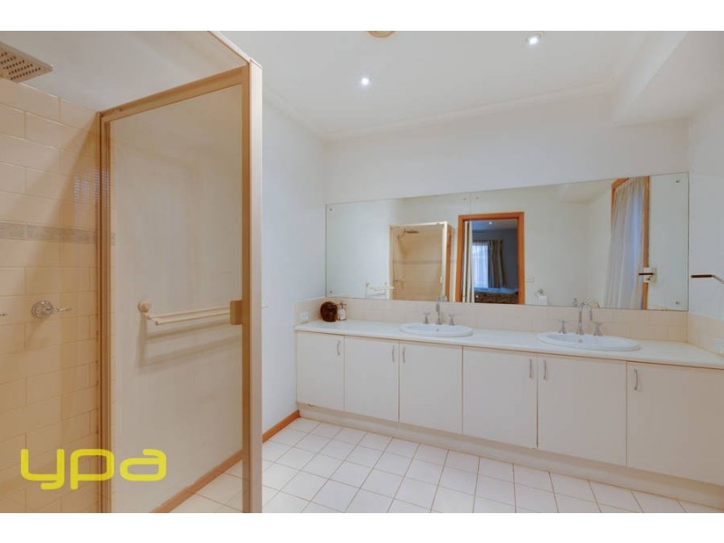 32 Mirabella Close, Werribee VIC 3030