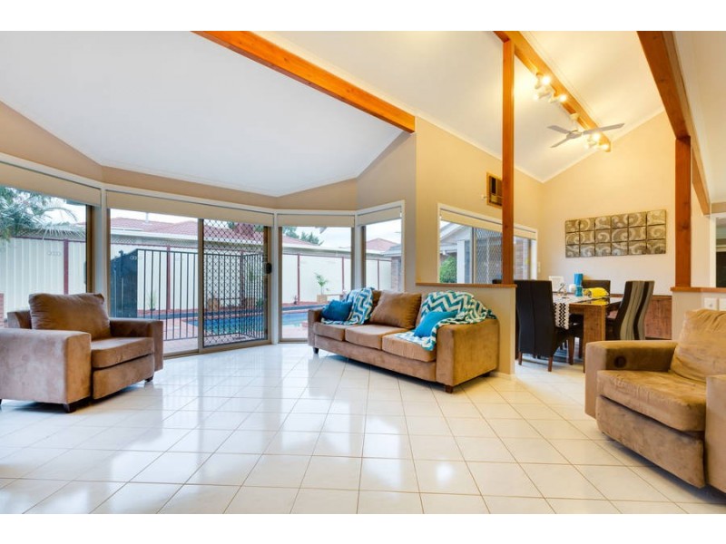 32 Mirambeek Road, Hoppers Crossing VIC 3029