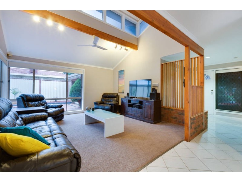 32 Mirambeek Road, Hoppers Crossing VIC 3029