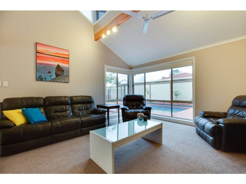 32 Mirambeek Road, Hoppers Crossing VIC 3029