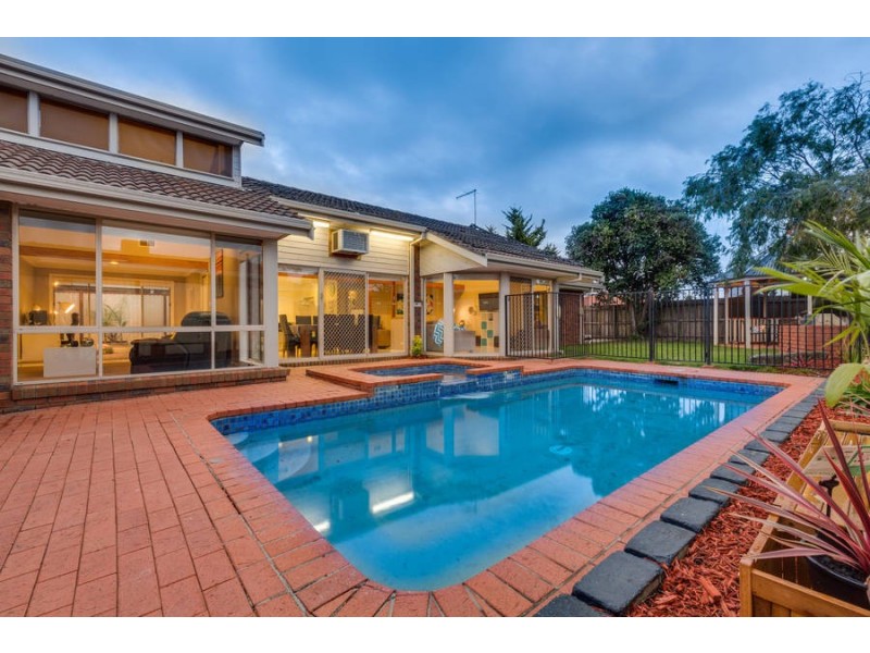 32 Mirambeek Road, Hoppers Crossing VIC 3029