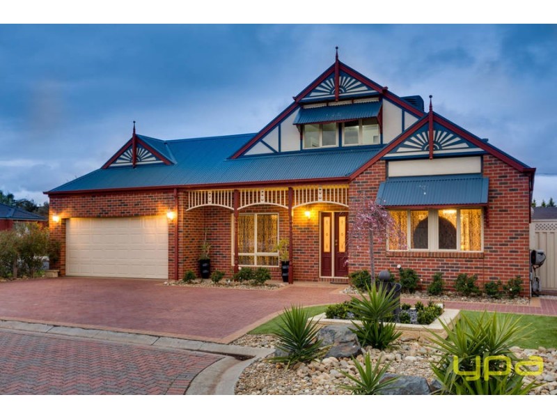 8 Balmoral Close, Wyndham Vale VIC 3024