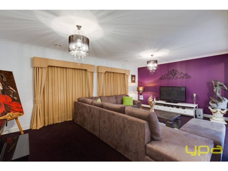 8 Balmoral Close, Wyndham Vale VIC 3024