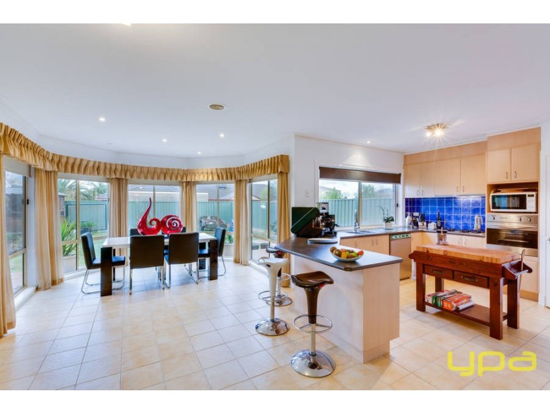 8 Balmoral Close, Wyndham Vale VIC 3024