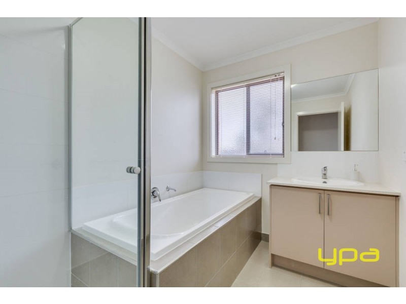 76 Kinglake Drive, Wyndham Vale VIC 3024