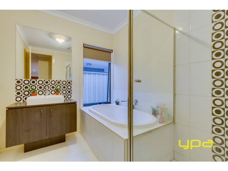 6 Higgins Way, Truganina VIC 3029