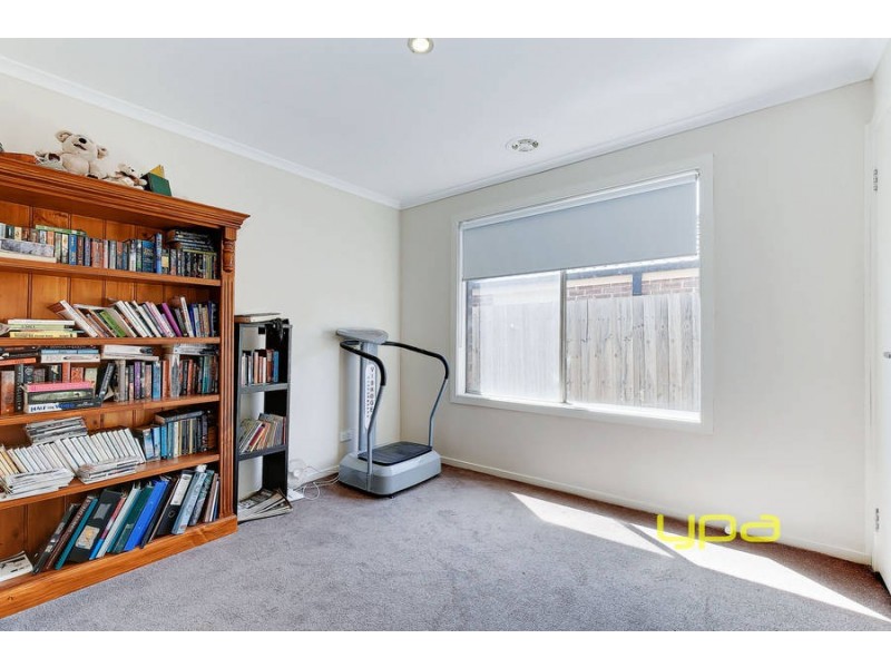 2/15 Lady Penrhyn Drive, Wyndham Vale VIC 3024