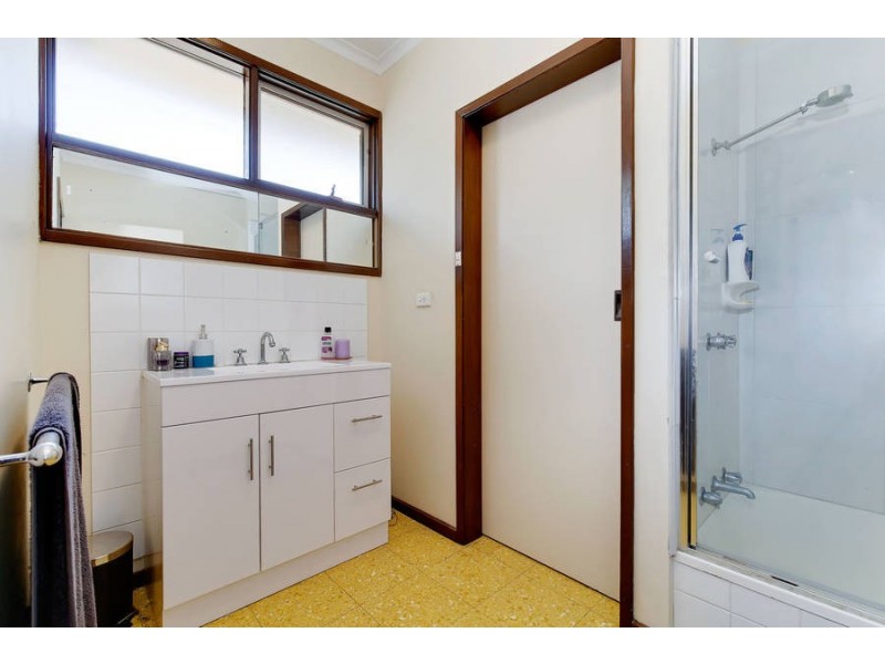 2,3,4/25 Mambourin Street, Werribee VIC 3030