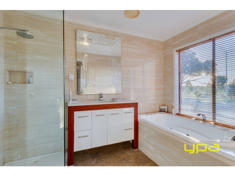 27 Kenmore Close, Hoppers Crossing VIC 3029