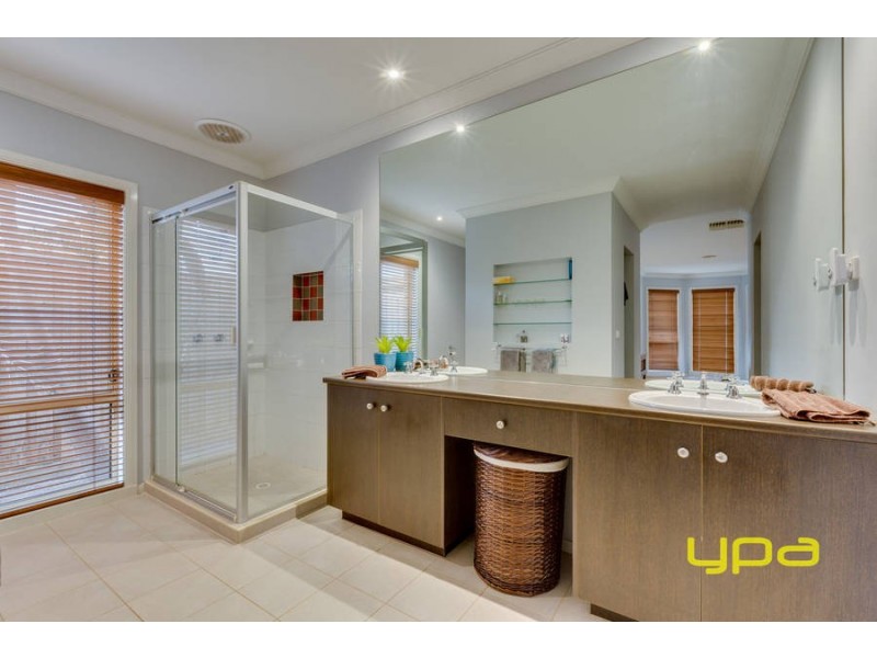 21 Alexandria Way, Werribee VIC 3030