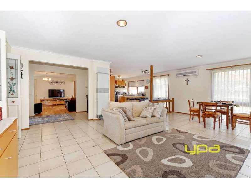 9 Parklands Grove, Werribee VIC 3030