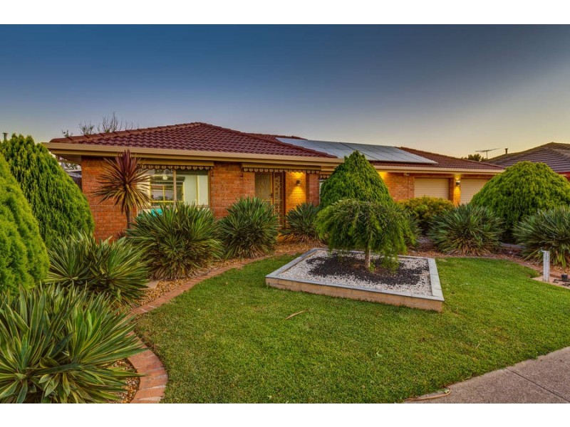 43 Westleigh Drive, Werribee VIC 3030
