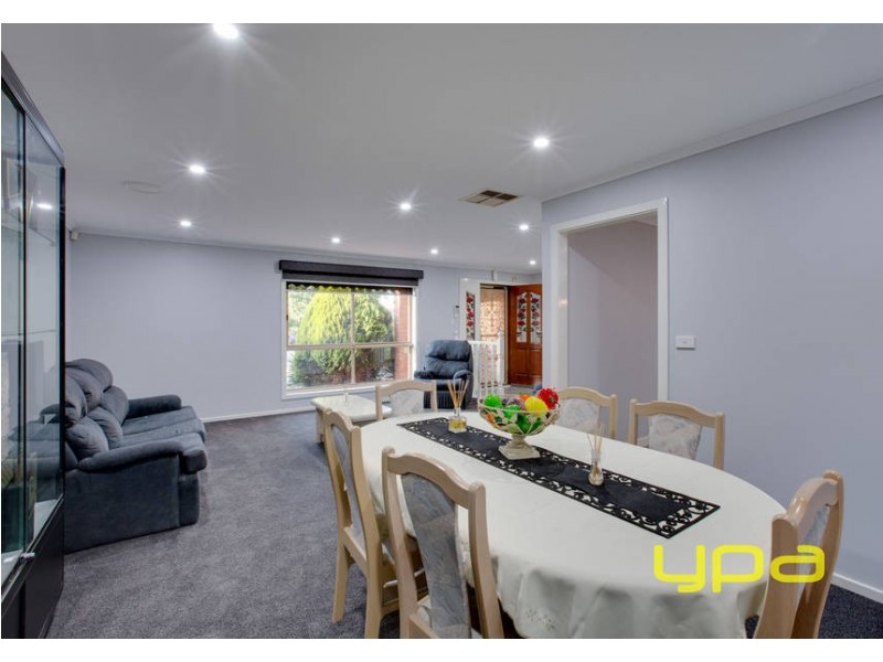 43 Westleigh Drive, Werribee VIC 3030