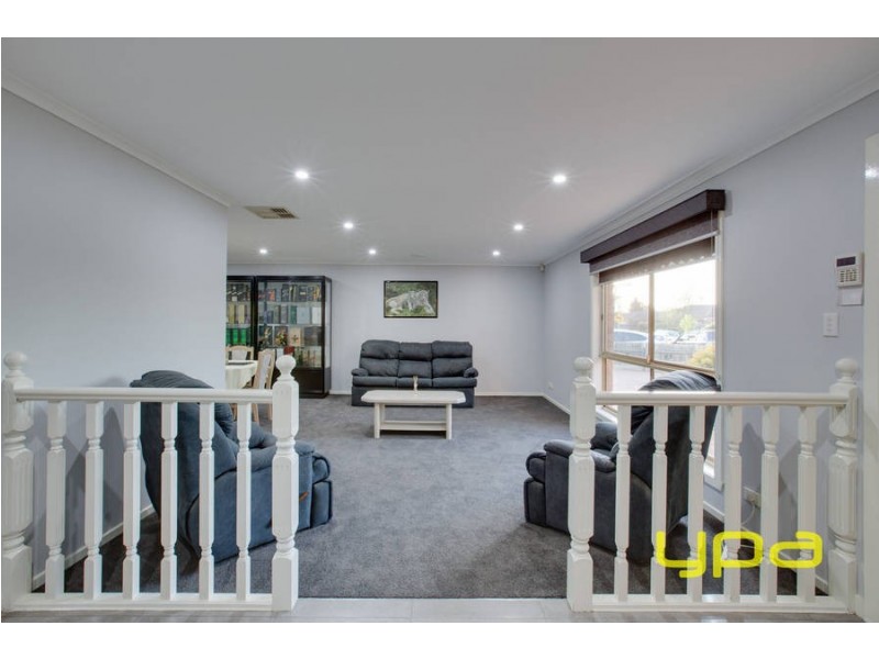 43 Westleigh Drive, Werribee VIC 3030