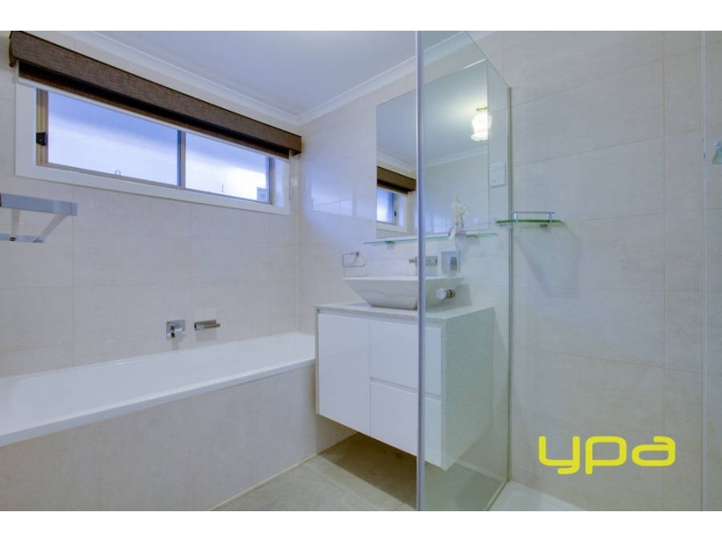 43 Westleigh Drive, Werribee VIC 3030