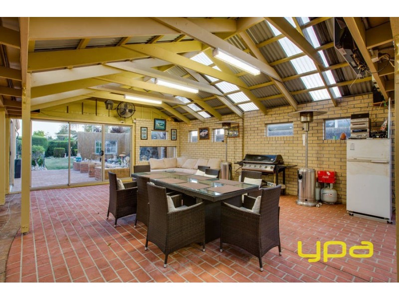 43 Westleigh Drive, Werribee VIC 3030