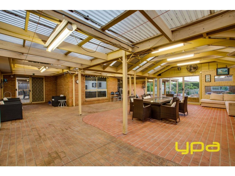 43 Westleigh Drive, Werribee VIC 3030